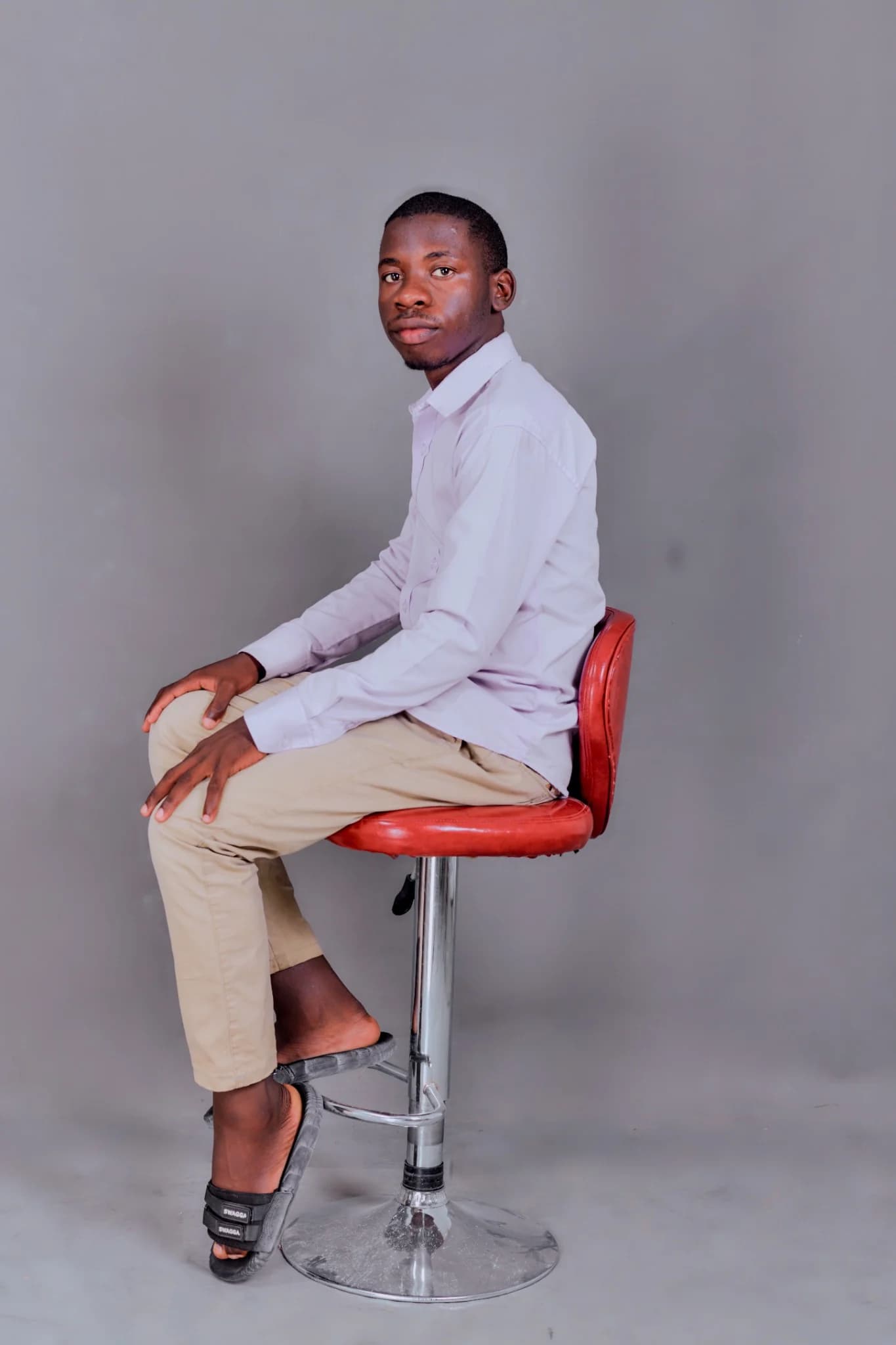 Studio / Seated